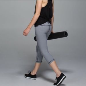 Lululemon Gingham Wunder Under Crops sz 6